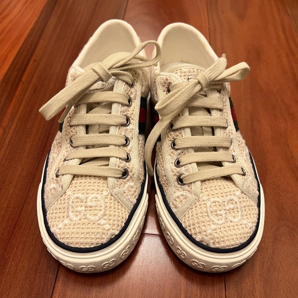 - Gucci tennis 1977 beige GG worn only once size 36
Ver 2